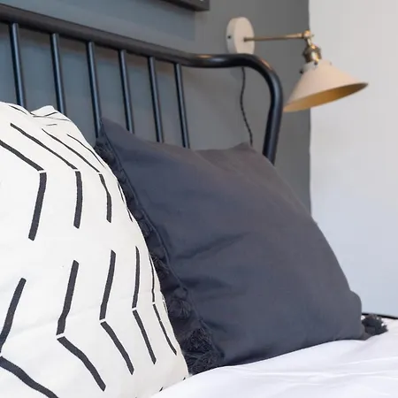 Stratford-Upon-Avon Luxury Snug With Free Parking Apartment Exterior photo