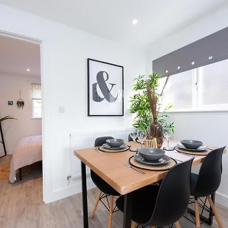 Stratford-Upon-Avon Luxury Snug With Free Parking Apartment Exterior photo