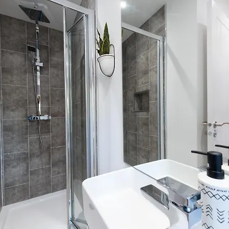 Stratford-Upon-Avon Luxury Snug With Free Parking Apartment Exterior photo