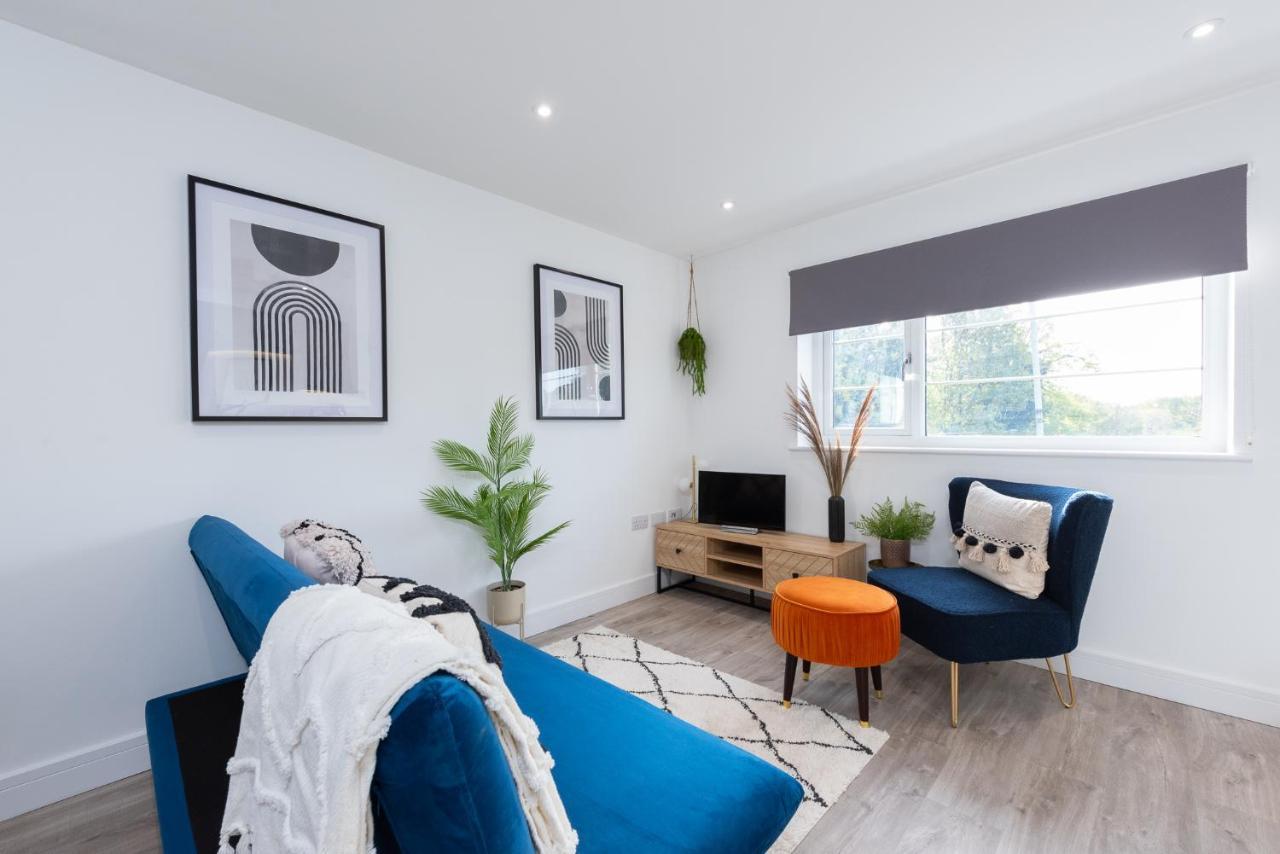 Luxury Snug With Free Parking Apartment *