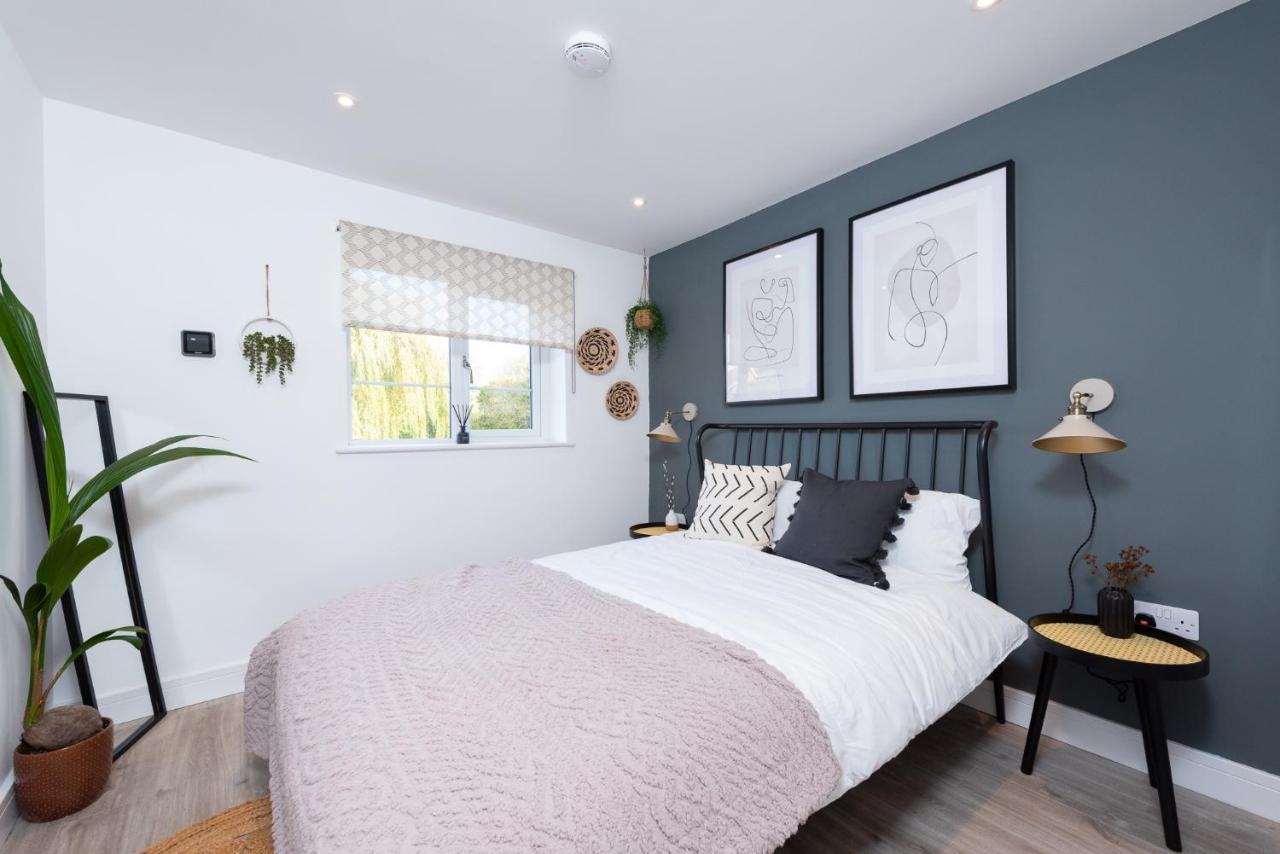 Luxury Snug With Free Parking Apartment *